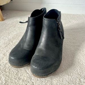 Black leather Dansko booties